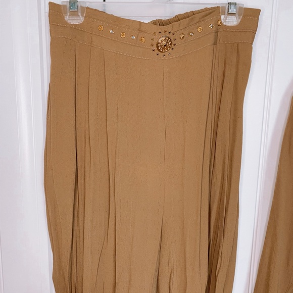 Fashque 3 Piece Set in Brown/Tan with Gold Detailing - Picture 5 of 5